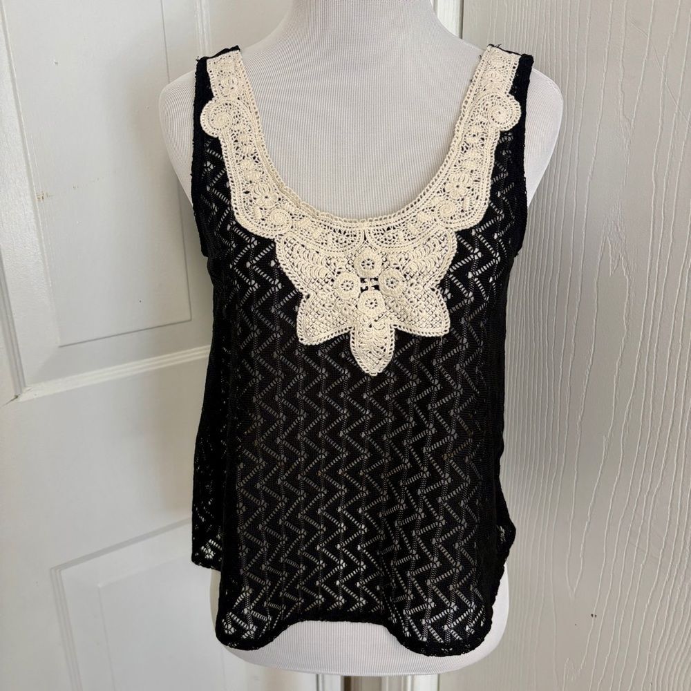 Lush Crochet Sheer Crop F4